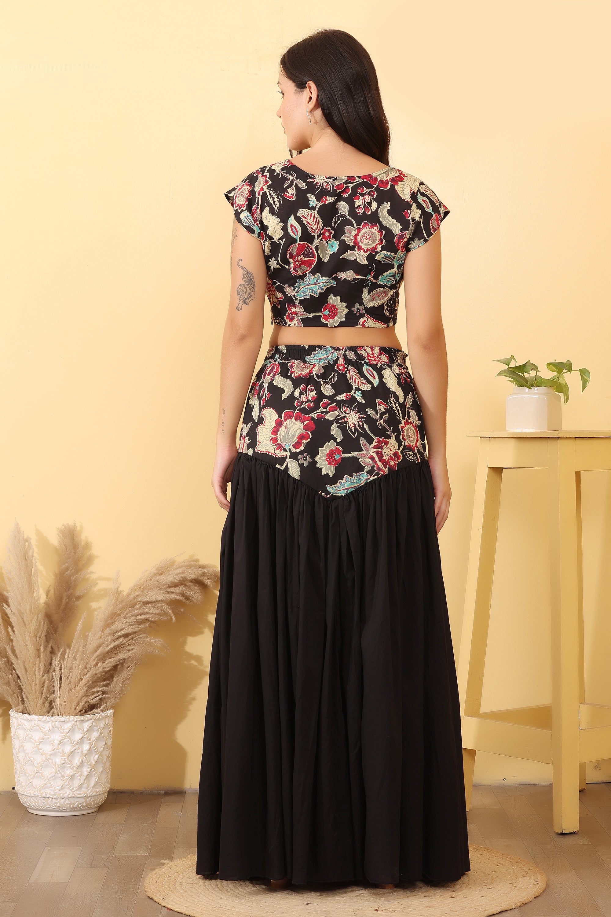 Women Floral Crop Top & Long Skirt Co-Ord Set – Elegant Fashion Outfit