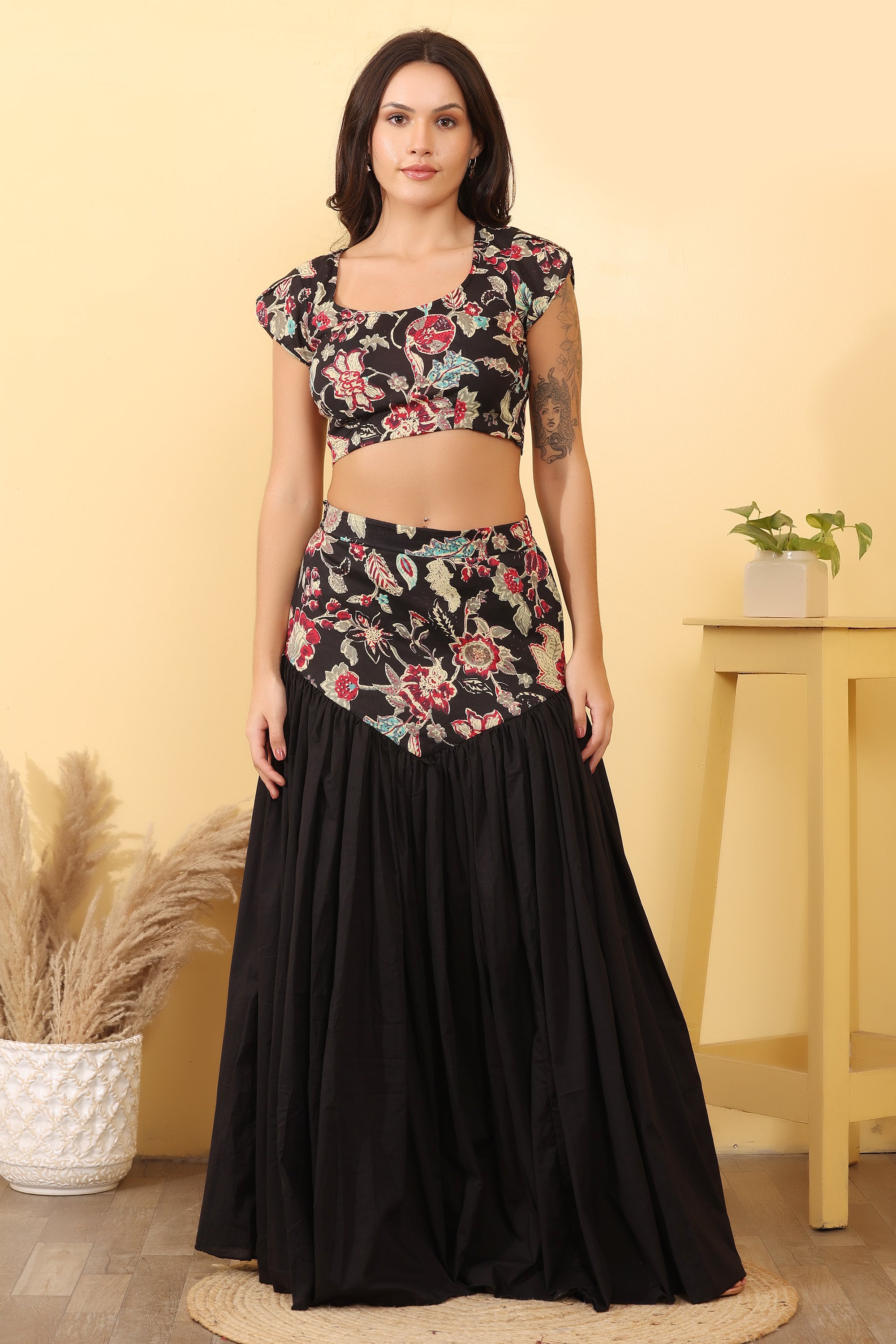 Women Floral Crop Top & Long Skirt Co-Ord Set – Elegant Fashion Outfit