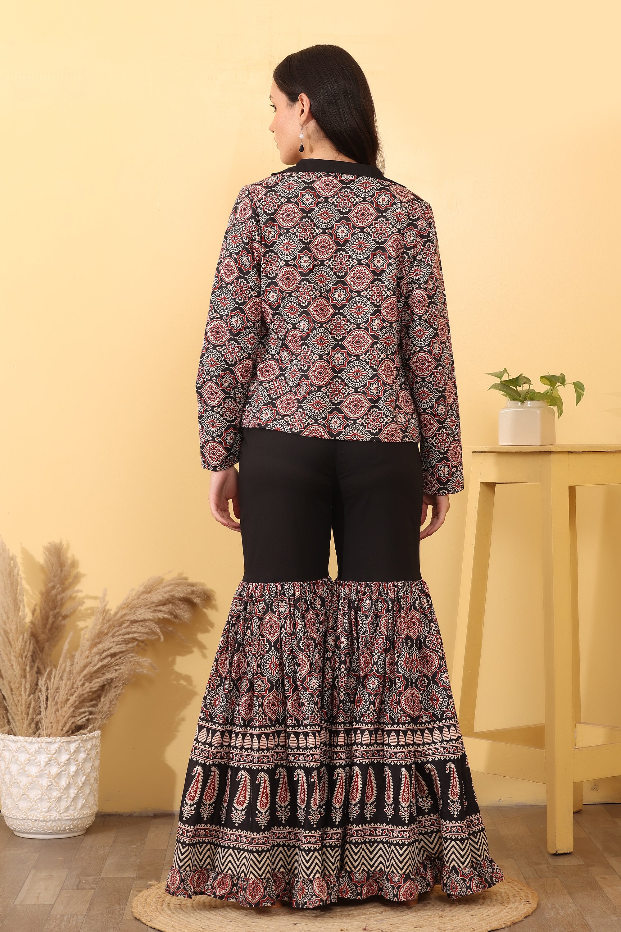 Women Printed  – Stylish & Elegant Outfit