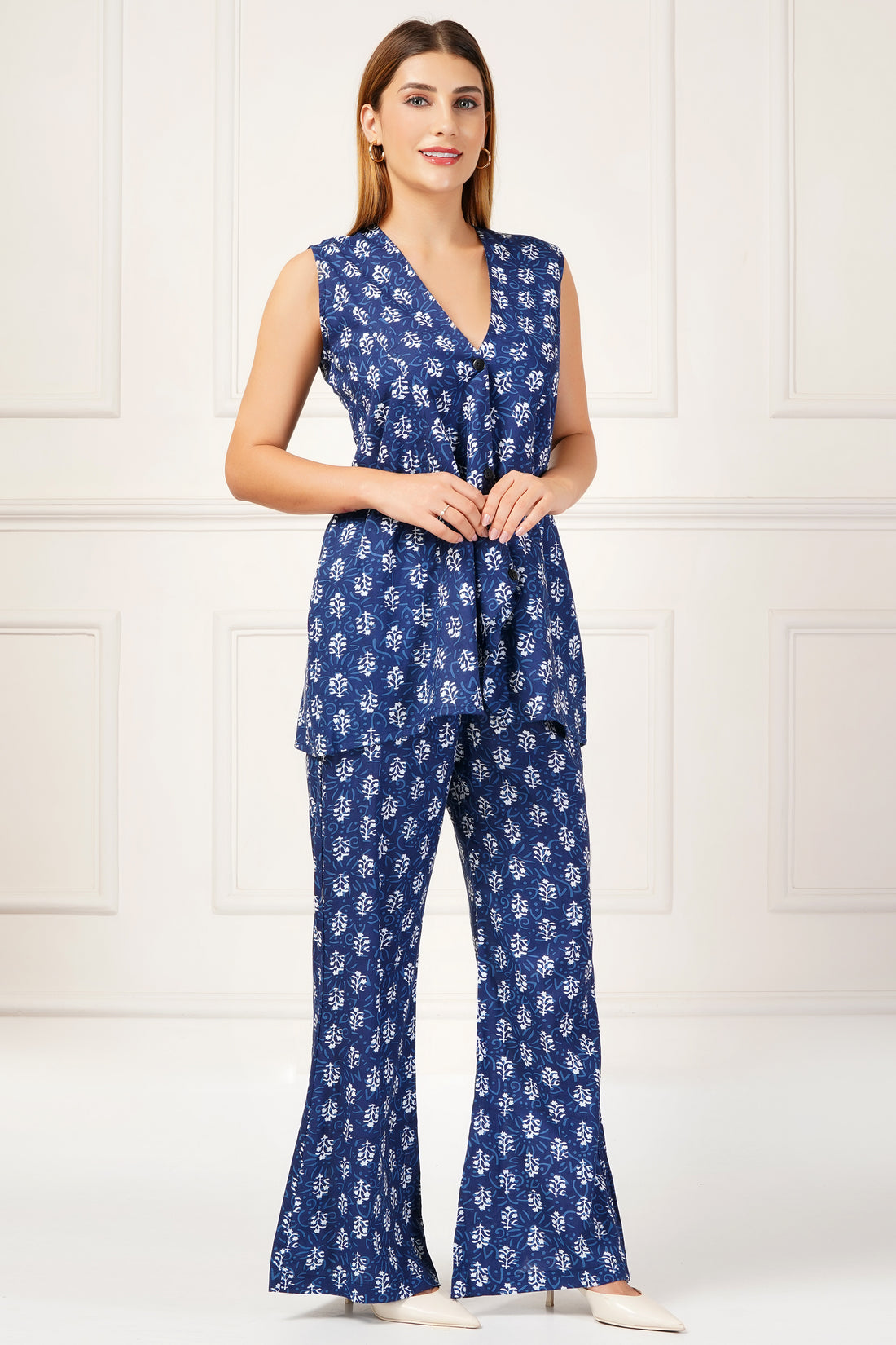 Women's Elegant Blue Floral Sleeveless Tunic & Flared Pants Set