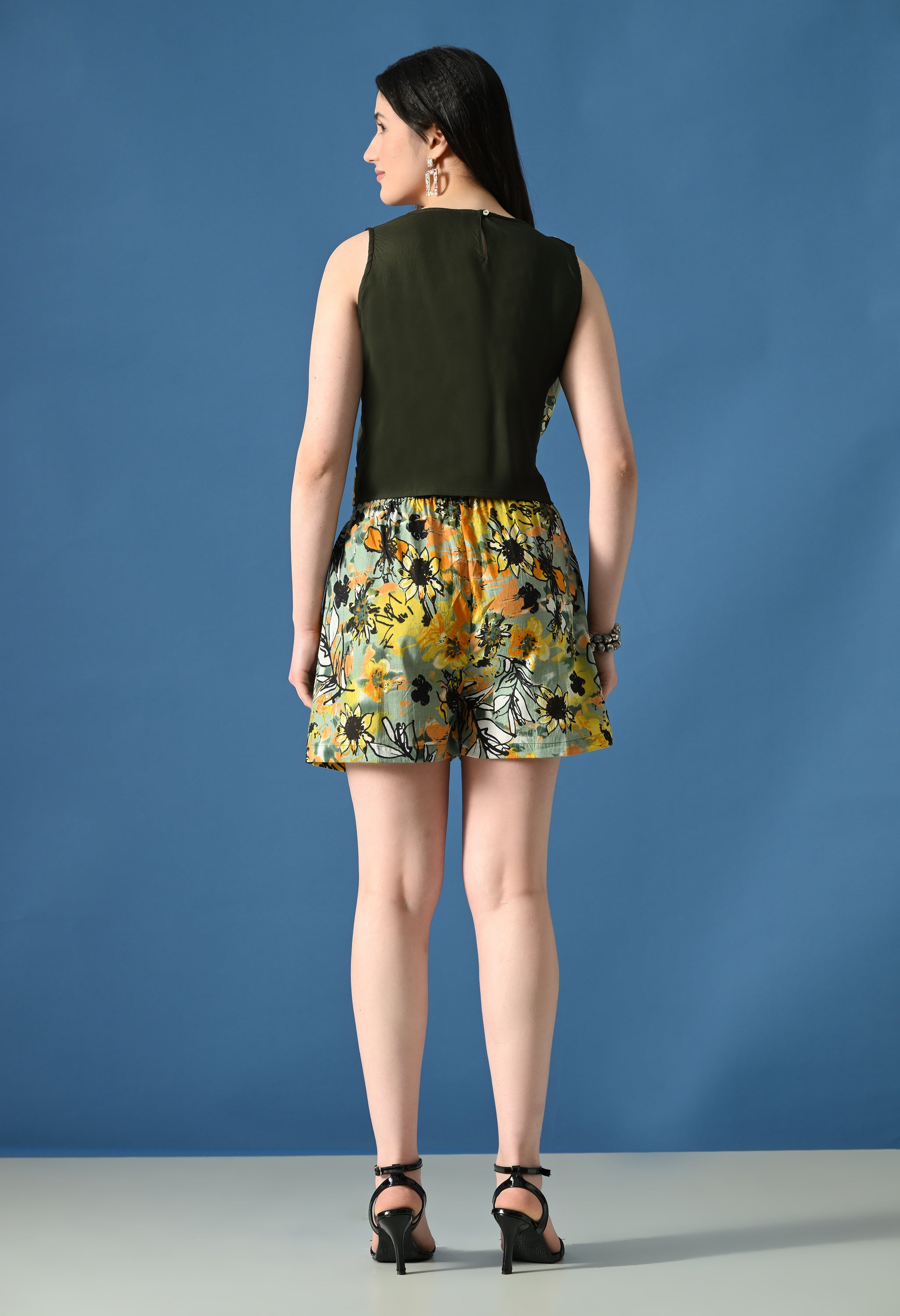 Summer Bomb Edit Printed Co-ord Set – Olive Top with Floral Shorts