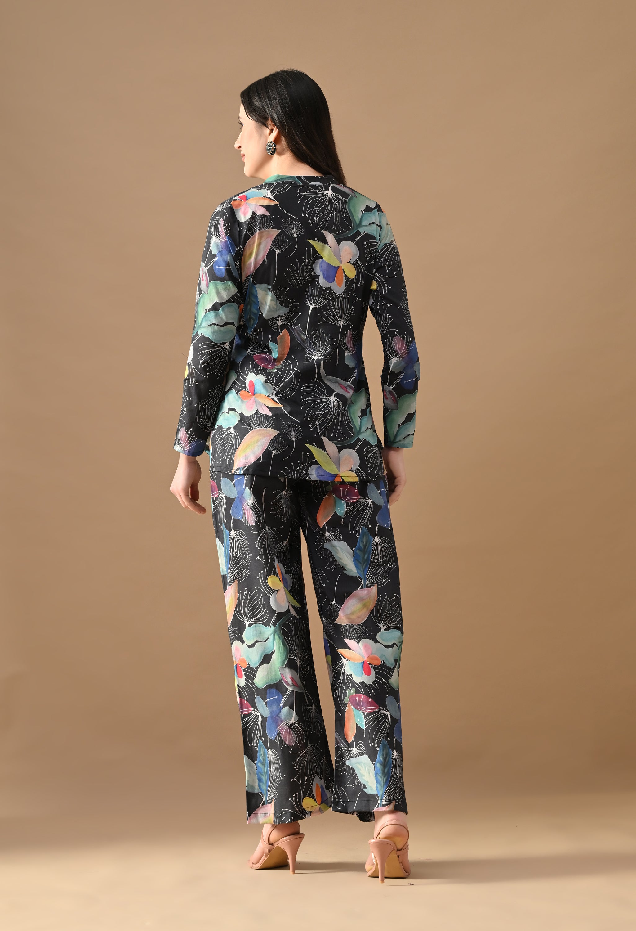 Noir Blossom Printed Kurti Set – Black Floral Kurta with Straight Pants