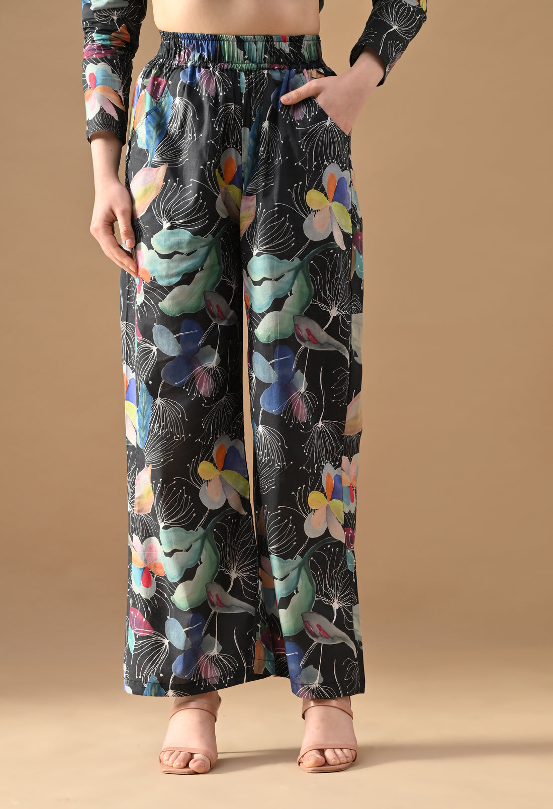 Noir Blossom Printed Kurti Set – Black Floral Kurta with Straight Pants